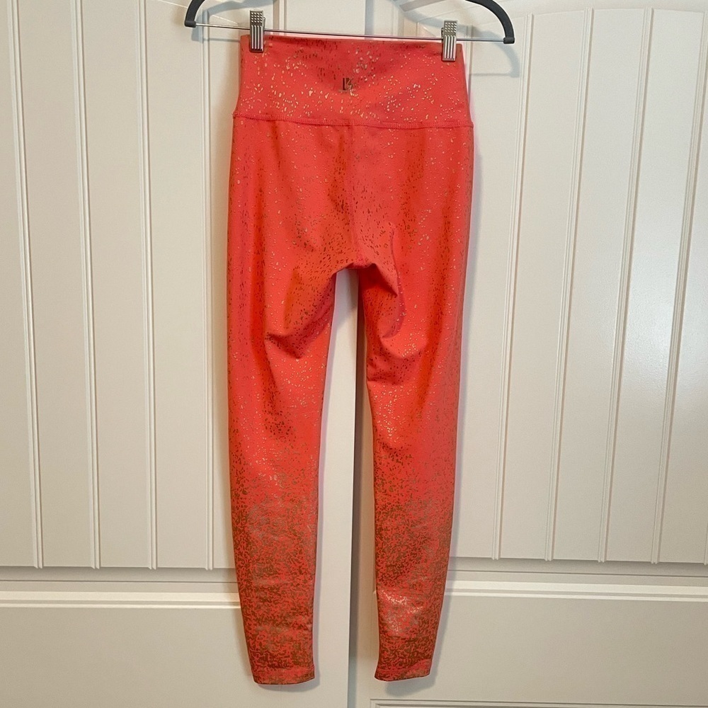 Buff Bunny coral rosé ombré gold splatter high rise leggings size small